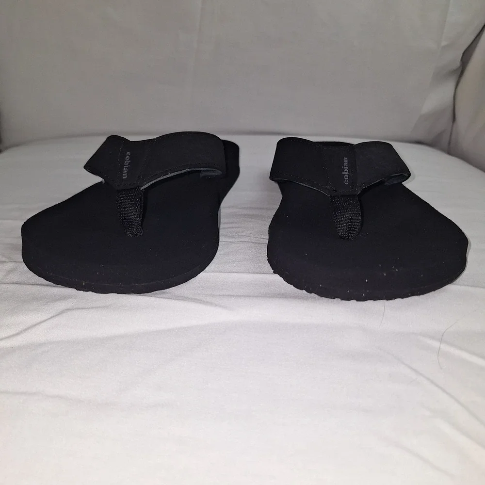 Men's‎ Black Cobian Floater 2 Flip Flops Sandals With Arch Support Size 9